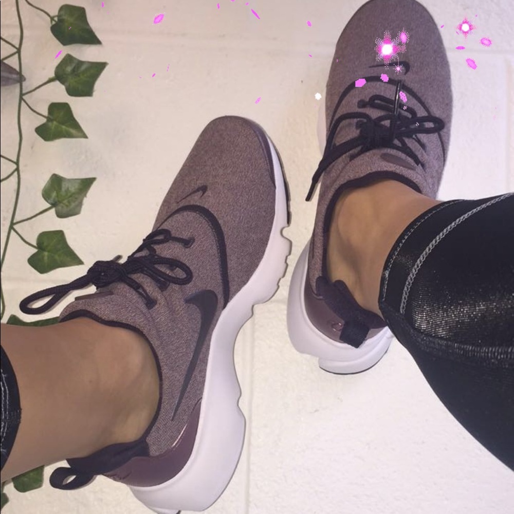 Nike presto sneakers burgundy